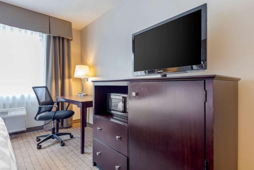 King Suite with Sofa - Non Smoking/Upper floor